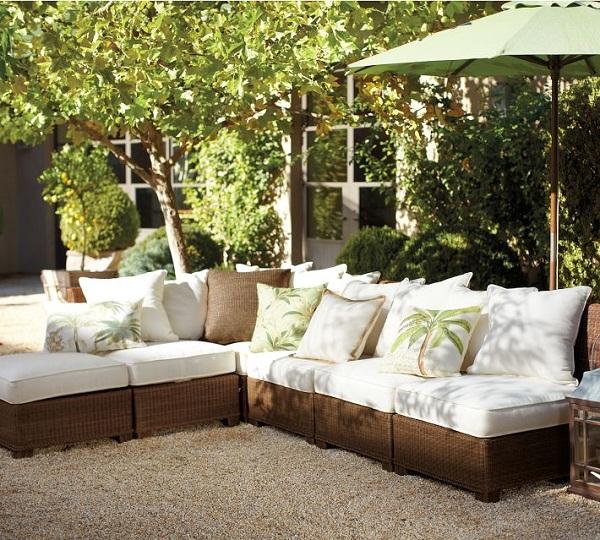 patio-design-ideas-stylish-comfortable-outdoor-furniture-cushions-green-umbrella