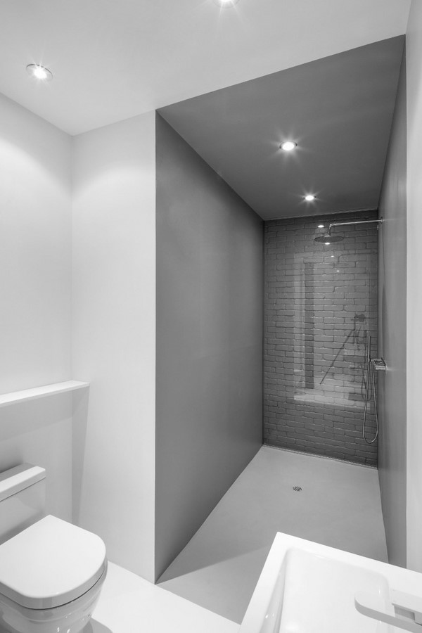 small bathroom design white gray brick wall glass 
