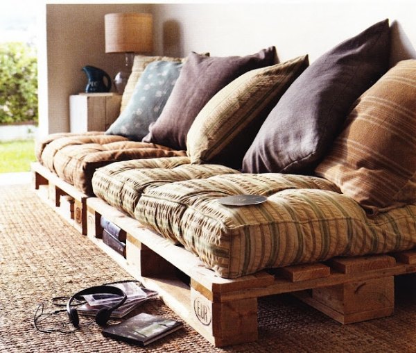 Comfortable sofa wooden pallets padding cushion