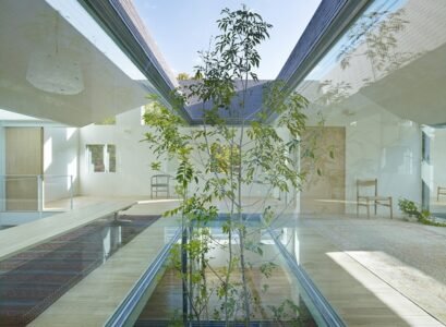 Creative-architecture-ideas-Atlas-house-by-Tomohiro-Hata-trees-from-the-first-level