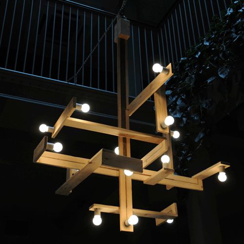 DIY chandelier pallets design