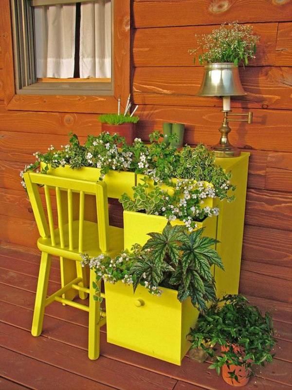 DIY craft ideas old desk paint drawers planters
