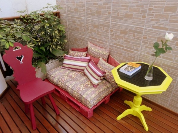 DIY creative pallet furniture ideas sitting area balcony sofa