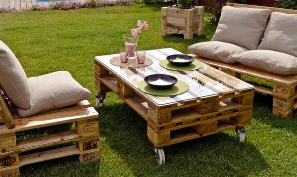 DIY wooden pallets patio table sofas