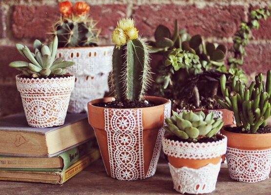 DIY-planters-and-flower-pots-cute -decoration-doilies-lace