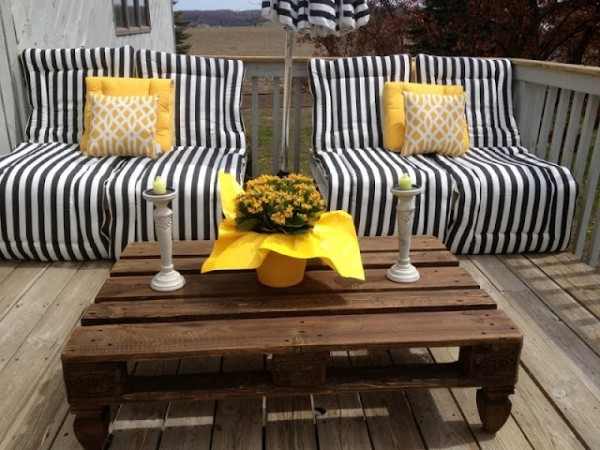 DIY wooden pallets furniture ideas for the balcony