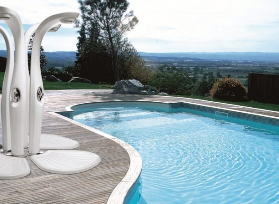 Dyno-outdoor-shower