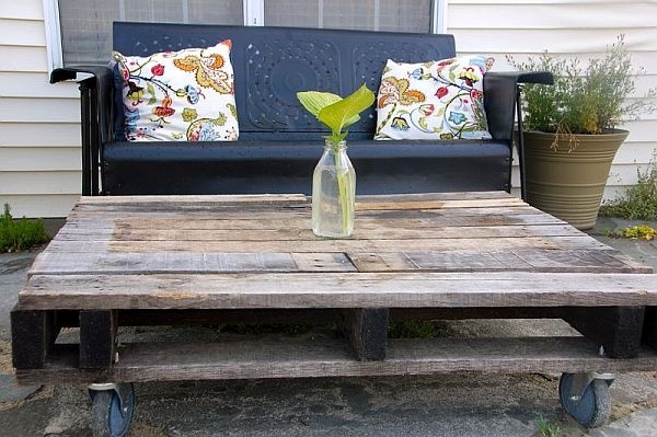 patio lounge furniture pallet coffee table 