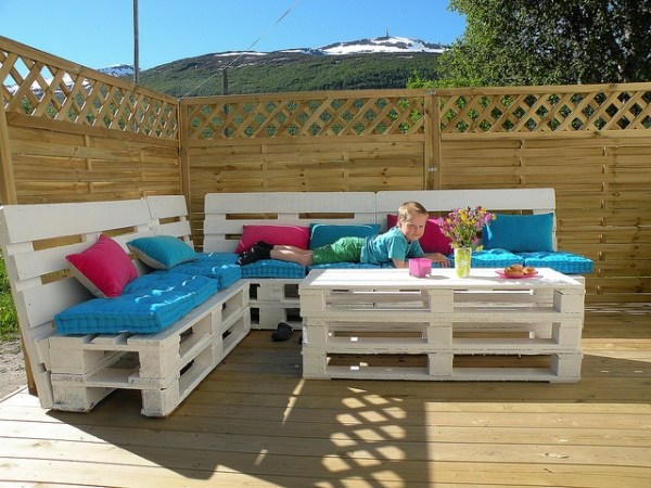 Patio furniture used pallets padding