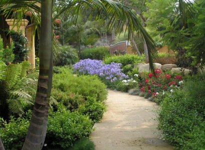 Sandstone-garden-path-landscape-design-ideas