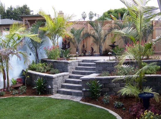 Stones-for-retaining-wall-in-the-garden