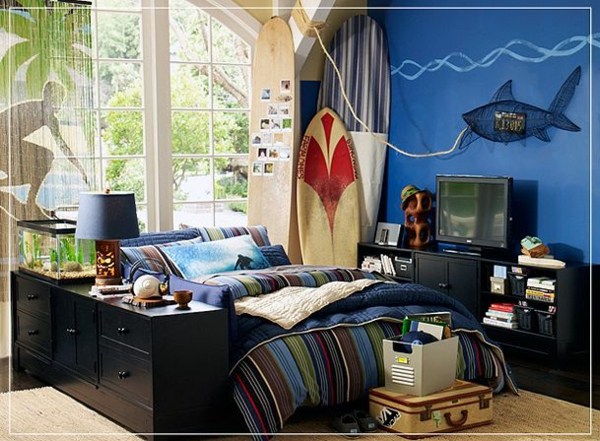Surfing theme teenager room
