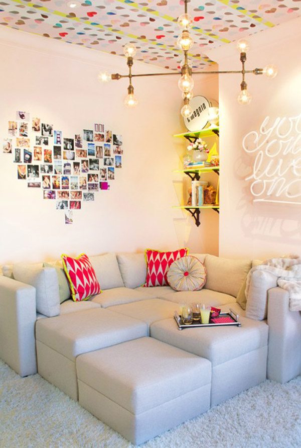 Teenage girls room ideas photo wall hearts ceiling