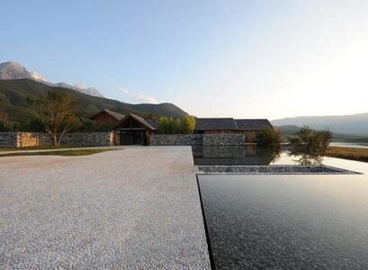 contemporary-water-house-by-li-xiaodong-atelier-frontyard-infinity-pool