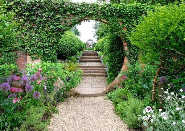 garden landscape ideas path wall ivy