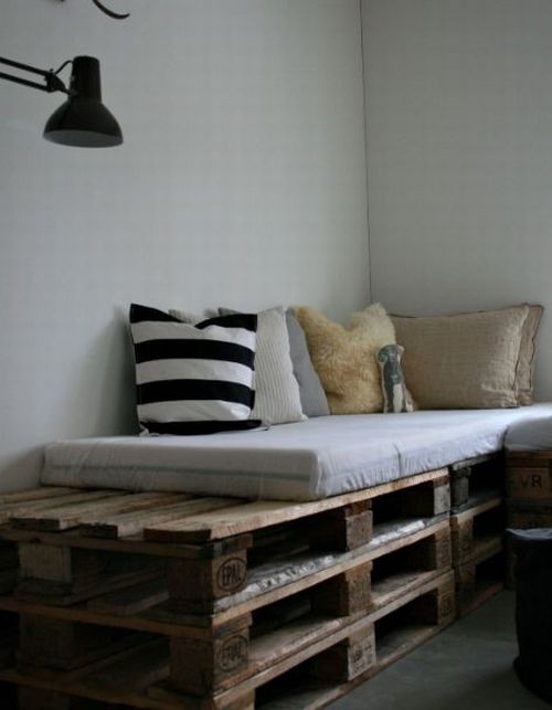 homemade child room bed used pallets