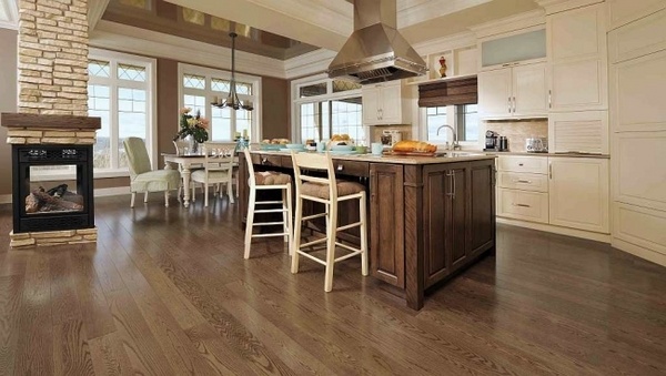 oak wood floor covering kitchen fireplace country style