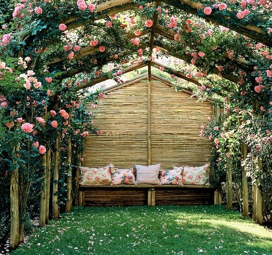 pergola-garden-ideas-climbing-rose-romantic-bench