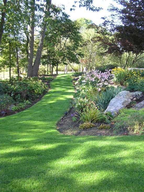 traditional landscape design ideas lawn romantic path