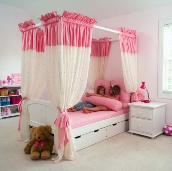 Canopy bed princess design white and pink