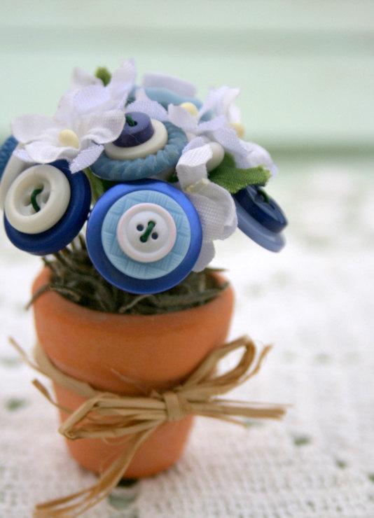 DIY gift ideas flowerpot buttons wire