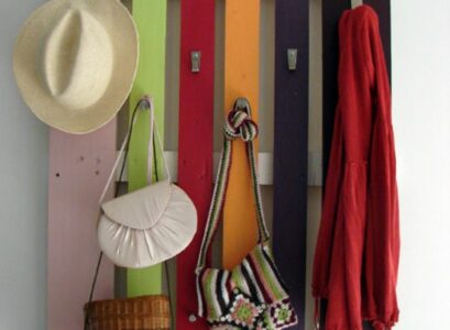 DIY-hallway-furniture-clothes-hangers