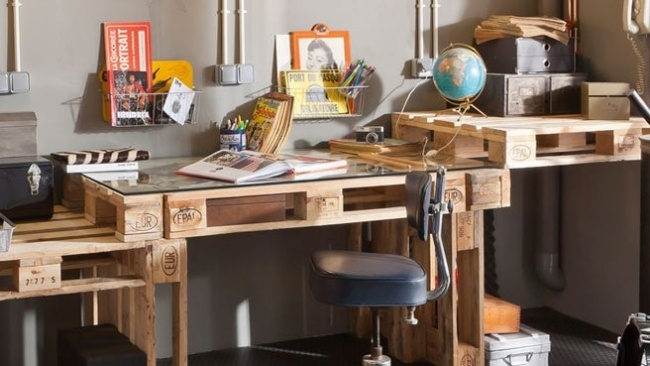 DIY wooden pallets furniture ideas desk glass top