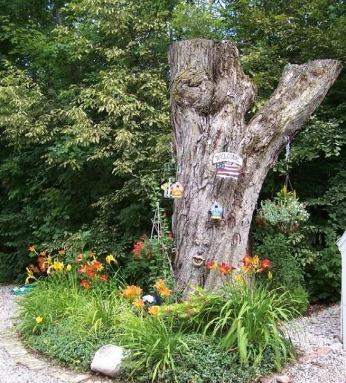  tree trunks elements and garden decoration