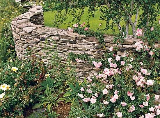 Drywall-stones-lush-garden