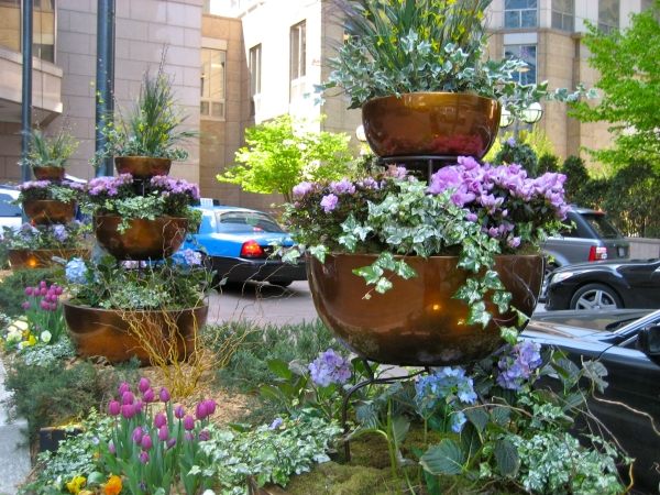 Front-Yard-Design-Ideas-Flower-Pots