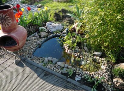 Garden-design-pond-ceramic-vessel