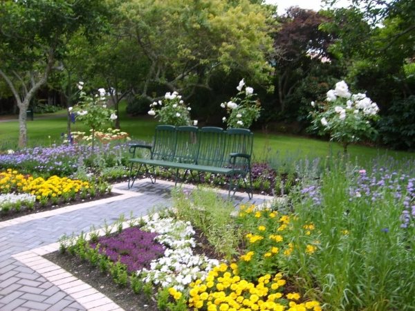 Garden seating area paver flooring