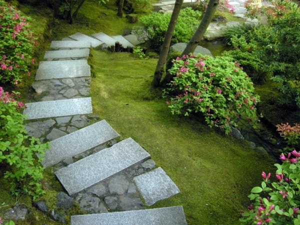 Japanese-garden-walkway-idea-stone-slabs-blocks