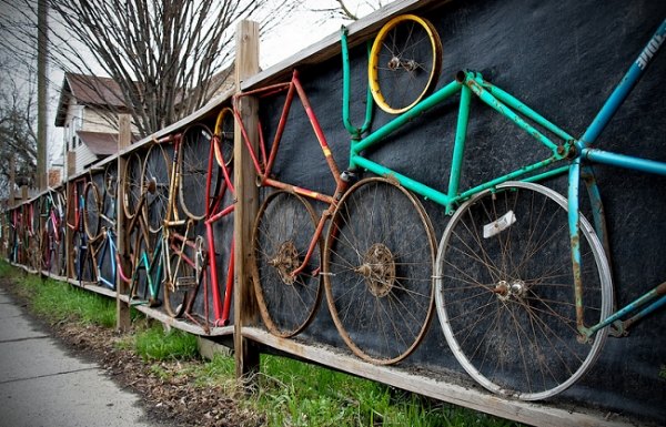 Metal fence recycled bicycles