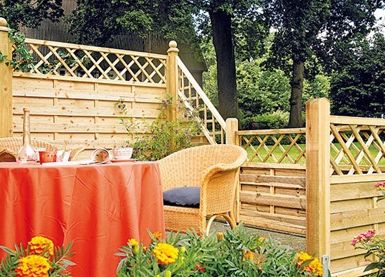 Solid-wood-screening-fence-garden-design-ideas-terrace