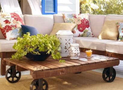 Table-from-wooden-pallets-furniture-ideas