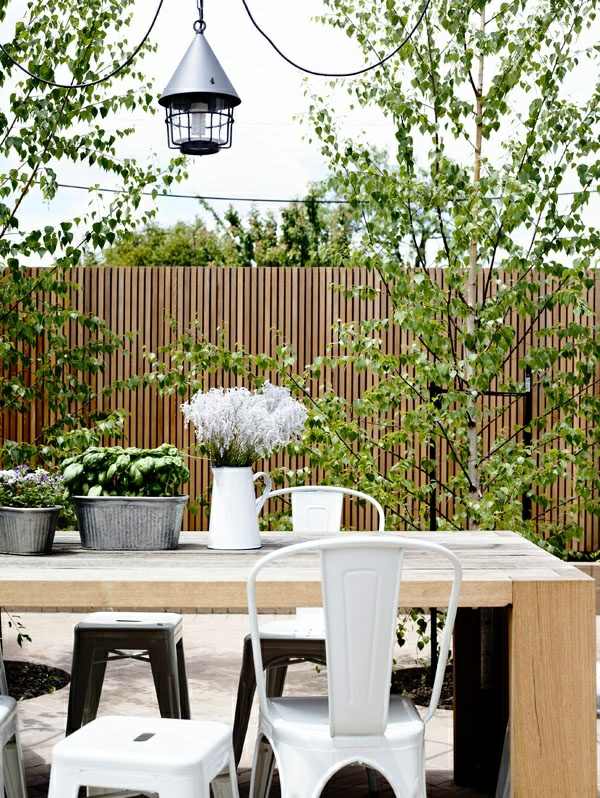 Wooden privacy fence chic design 