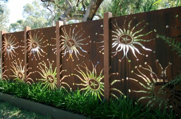 Wrought iron fence Plant sun pattern
