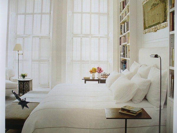 classic-white-bedroom-design-library-Flower