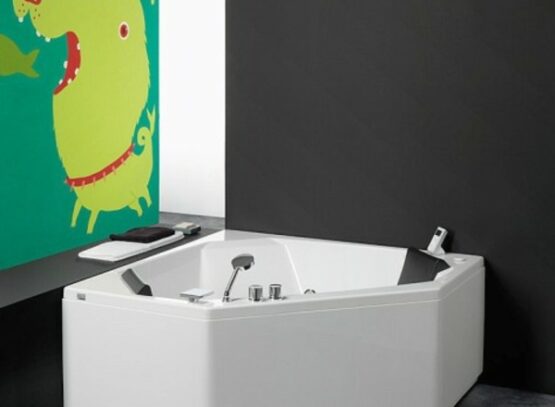 corner-bath-tub-interesting-wall-decal