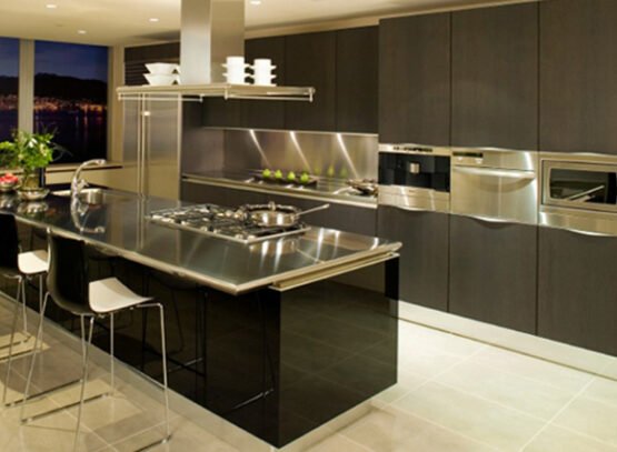 shiny-stainless-steel-counter-modern-kitchen-design