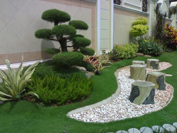 small japanese design lawn rocks 