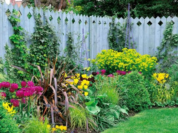 traditional high wooden fence design 