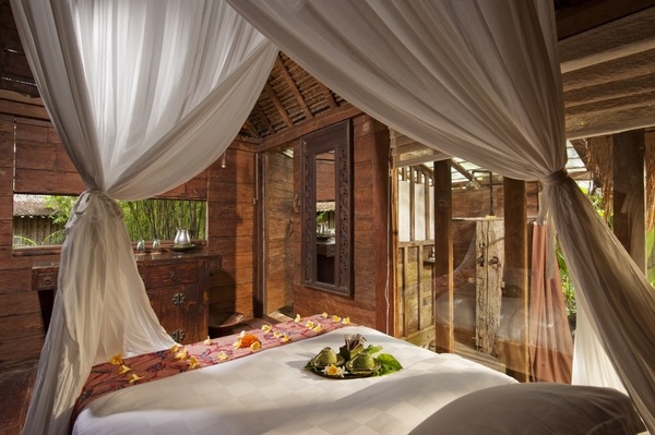 Bambu-Indah-Manis-House-Bali-hotel-bedroom
