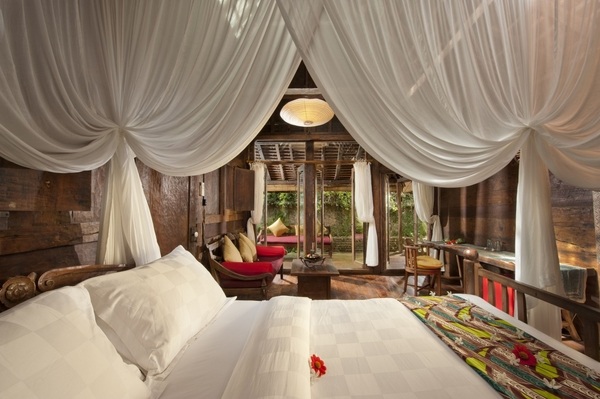 Bambu-Indah-hotel-in-Bali-Kolam-house-bed-view