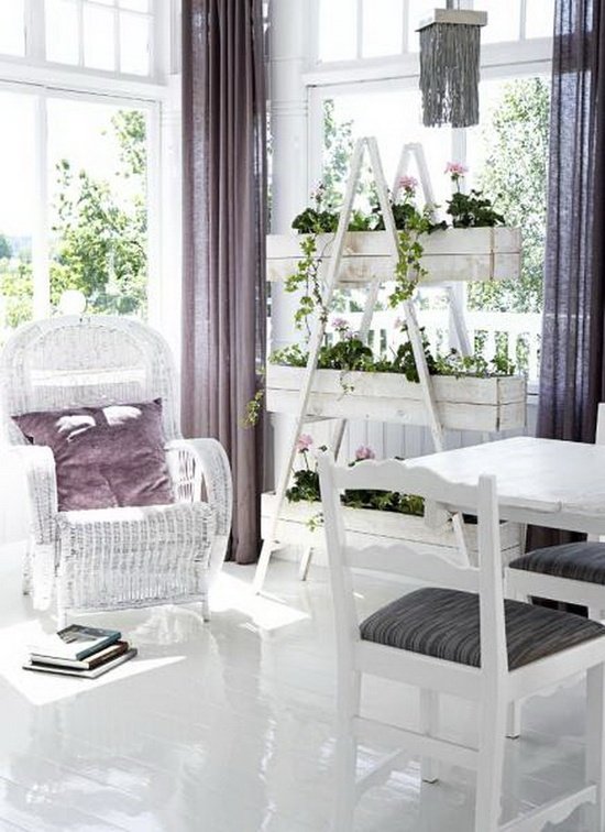DIY-Flower-stand-white-ladder-purple-curtains
