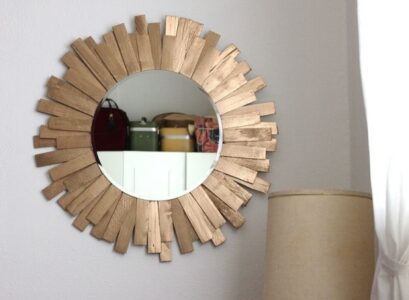DIY-Mirror-with-golden-frame