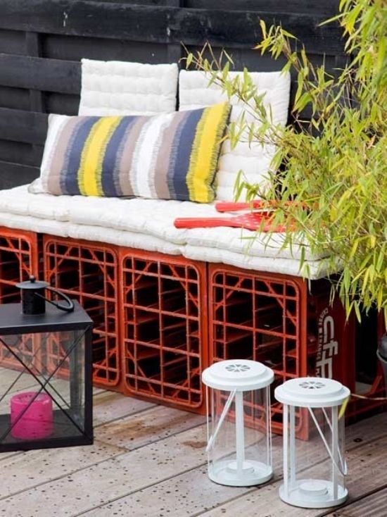 DIY garden sofa plastic crates