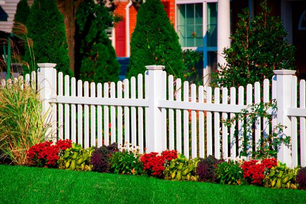 DIY white picket fence garden fence ideas