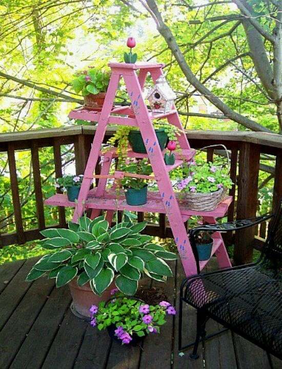 Flower-stand-pink-decorated patio deck idea